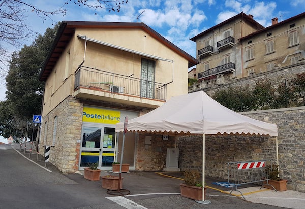 Orario di apertura ridotto all'Ufficio Postale. E una copertura per mitigare il disagio