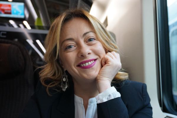 Giorgia Meloni torna in Umbria. Flash mob in Via Vibi