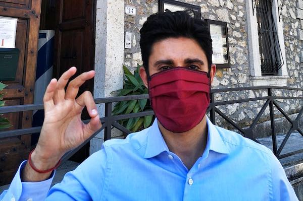 Anche a Montecchio c'è l'obbligo di indossare la mascherina in pubblico