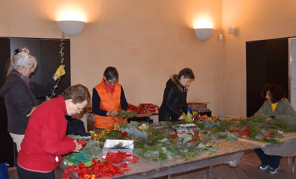 Laboratori del Gruppo Infioratori per decorare insieme le vie del paese