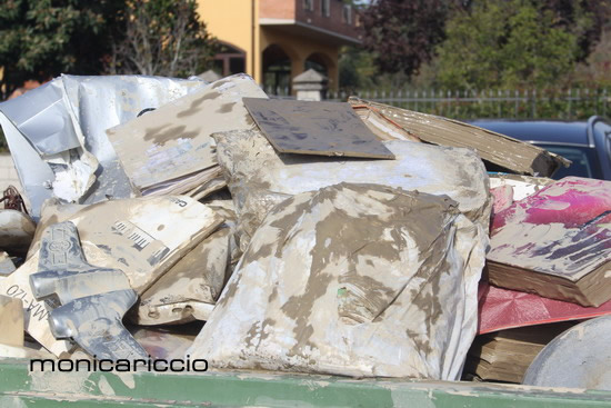 Alluvione giorno due. Occhi tristi e volti battaglieri, ma ce la faremo. Come sempre