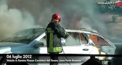 Il video dell'incendio divampato a Piazza Cacciatori del Tevere