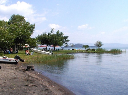 Ladri in azione sulle sponde del lago, presi di mira i ristoranti di Gradoli