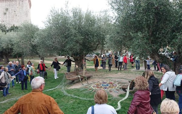 Land Art, ampia partecipazione al primo esperimento di "arte partecipativa"