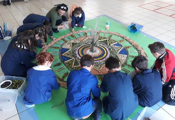 "Giardiniamo" nelle scuole. Due installazioni permanenti di Land Art