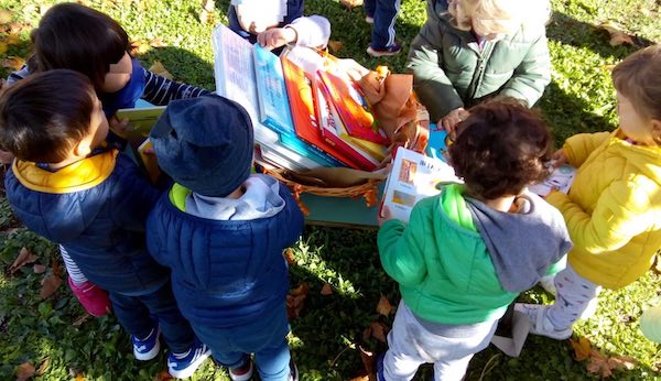 "Leggimi Presto", consegnati i libri donati all'Asilo Nido "Il Cerchio Magico"