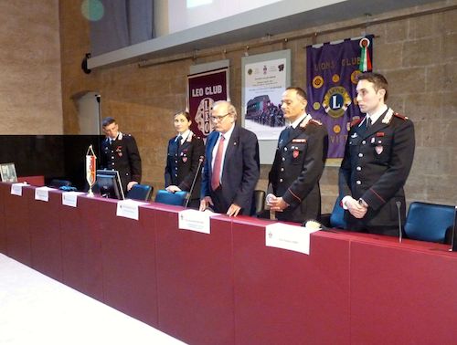 Con il Lions Club gli studenti delle superiori incontrano l'Arma dei Carabinieri