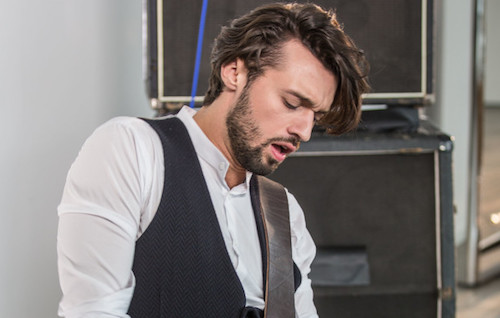 Lorenzo Cantarini (Dear Jack) testimonial in Piazza Duomo per "Una vita da social"