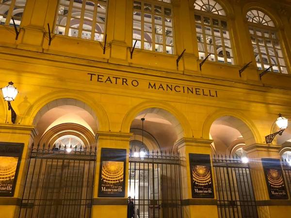 Arte contemporanea al Mancinelli, inaugurato il progetto "Luci a Teatro"