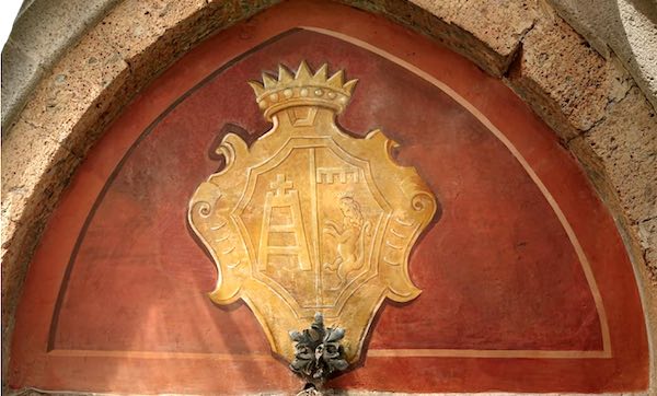 Ospedale, restaurato l'affresco sulla lunetta sopra l'ingresso principale