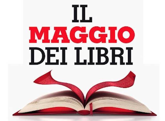 "Dentro il libro con le mani" aspettando la passeggiata letteraria de "Il Maggio dei Libri"