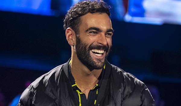 Sorpresa al Carnevale Storico, sotto la maschera c'è Marco Mengoni