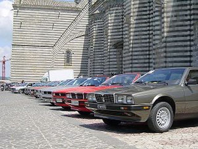 Maserati in Piazza Duomo, c'è il raduno annuale