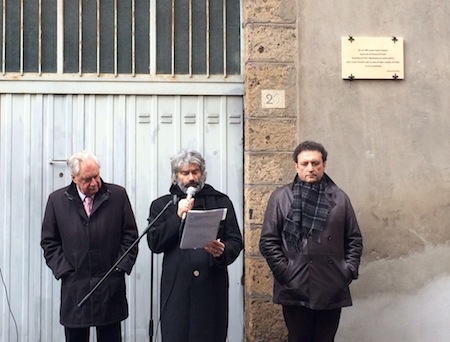 Inaugurata la targa in ricordo di Angelo Costanzi. Minuto di silenzio in consiglio comunale per il Giorno della Memoria