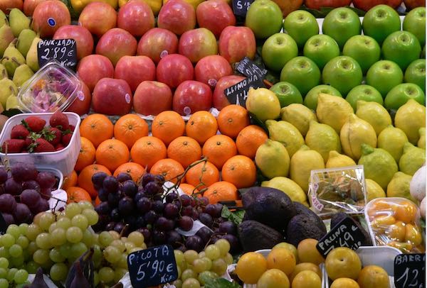 Ritorno alla tradizione, di nuovo in Piazza della Vittoria il mercato settimanale