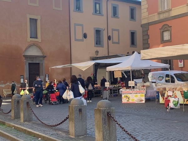 1° Maggio, confermato lo svolgimento del mercato settimanale di Piazza del Popolo