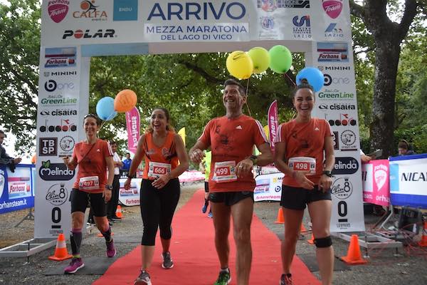 Oltre 900 runners corrono alla Mezza Maratona del Lago di Vico