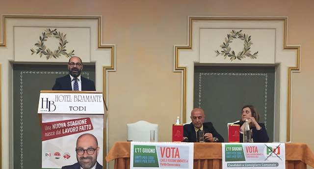Sicurezza e legalità, il Ministro dell'Interno Minniti a Todi all'incontro del Pd