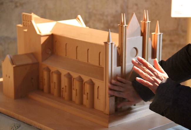 Inaugurato il modello tattile del Duomo di Orvieto. Braille e audioguide rendono l'arte accessibile