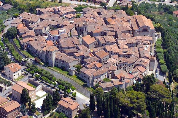 Il borgo si riqualifica con un nuovo parco giochi ai giardini pubblici