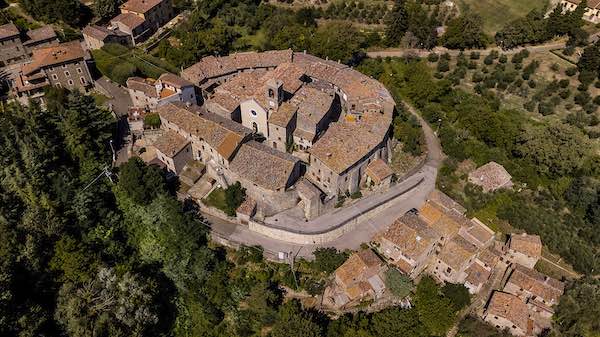 Filippo Orsini presenta "Il Castello di Doglio. Architettura, famiglie, chiese e territorio"