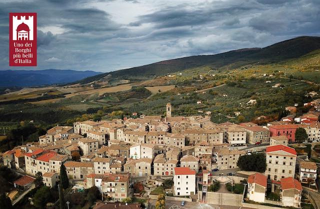 "Montecchio visto da noi" per la consegna della bandiera de "I Borghi più belli d'Italia"