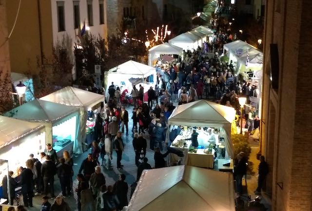 Gli allievi dell'Ipaa alla 31esima Mostra Mercato Nazionale del Tartufo