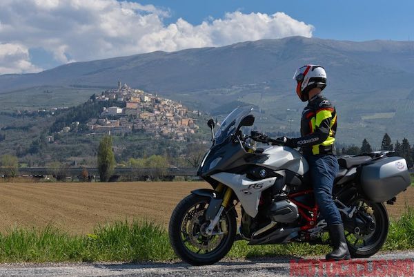 In moto nel cuore verde d'Italia. "Wonder Umbria" fa tappa nei borghi più belli