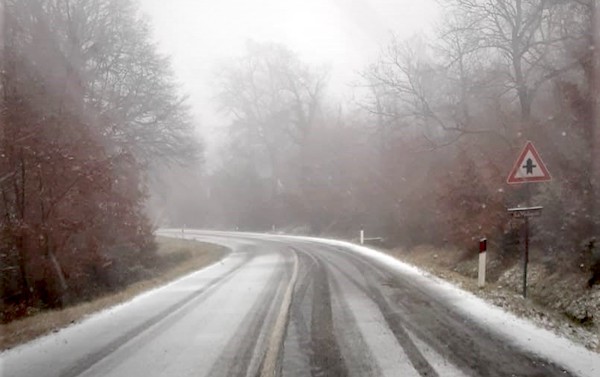 Freddo, pioggia e neve sull'Orvietano. Interventi sulle strade, a San Venanzo scuole chiuse