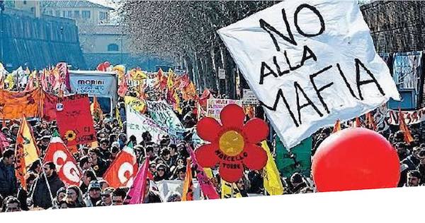 Si intitola "Largo Vittime Innocenti della Mafia"