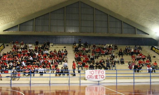 Sponsorizziamo gli sponsor. Stefano Biagioli e l'Orvieto Basket al fianco degli sponsor alluvionati