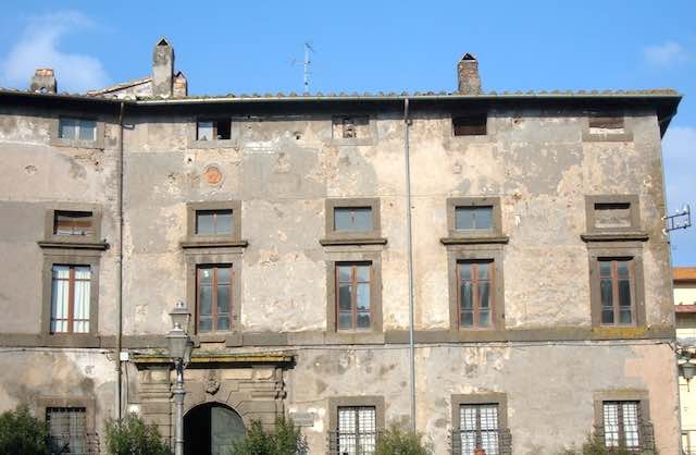 Storia e segreti di Palazzo Franciosoni nel volume "Anatomia di un palazzo"