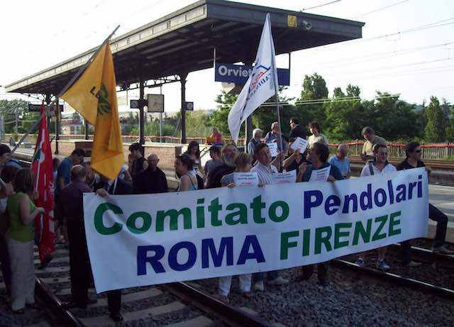 Pendolari sul piede di guerra: "Il futuro dei treni a Orvieto e il silenzio degli amministratori"