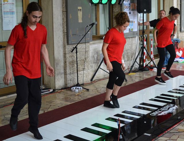 Da "Tu si que vales" a "Porta d'Orvieto", arrivano i musicisti del pianoforte gigante