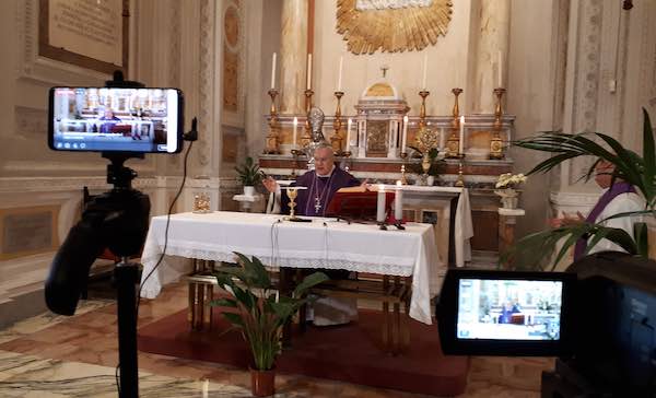 Preghiera del Padre Nostro insieme ai cristiani di tutto il mondo