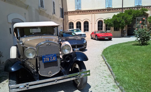 "Il fascino delle auto d'epoca" al centro dell'estemporanea "Pitturauto"