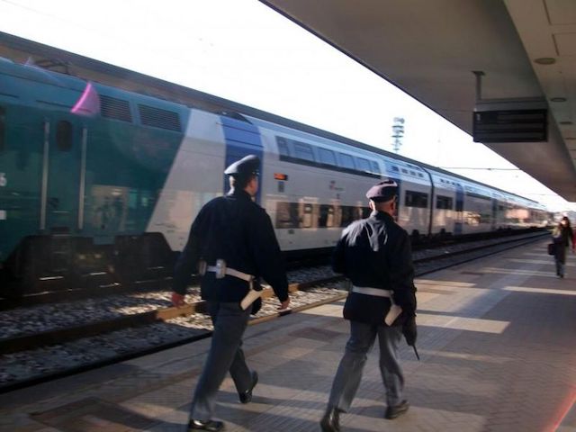 Controlli della Polfer nelle stazioni e a bordo treno