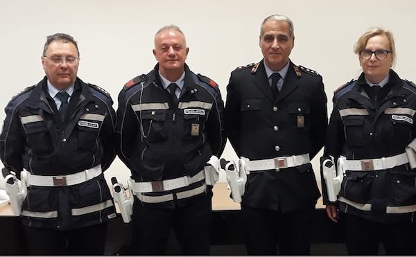 Armati gli agenti della Polizia Locale. Nominato responsabile, Enrico Sacco