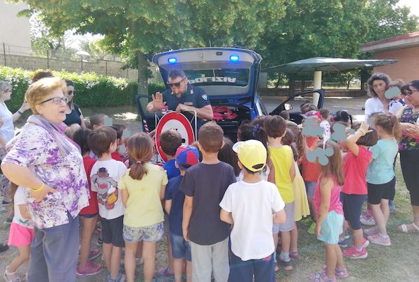 La Polizia Stradale incontra i bambini della Scuola Materna di Ciconia ...