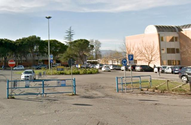 Atti osceni davanti alla scuola, condannato un 71enne