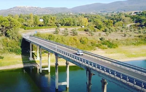 Ponte sul Lago di Corbara, chiusura provvisoria e traffico deviato. Proseguono i lavori per la riapertura ai mezzi pesanti