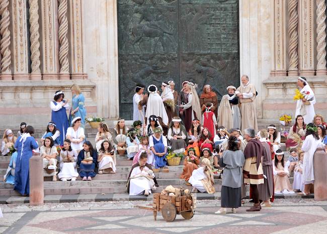 I popolani di Orvieto al Corteggio Storico di Prato per l'ostensione della Sacra Cintola