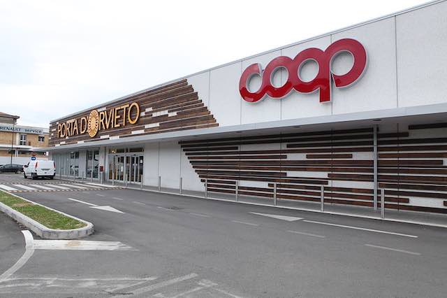 Coop Centro Italia, la domenica i negozi saranno aperti solo la mattina
