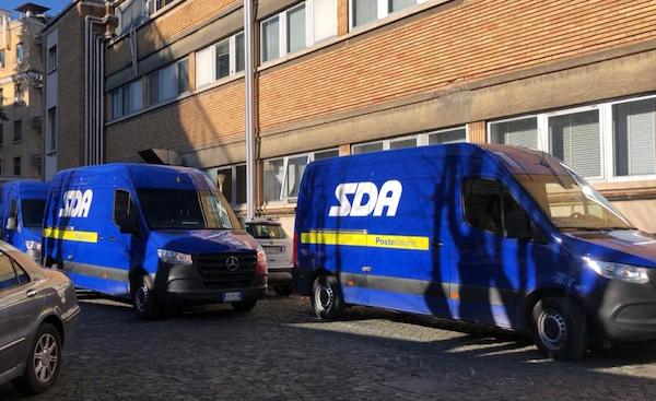 Il Gruppo Poste Italiane consegna il vaccino "Moderna" alle strutture sanitarie