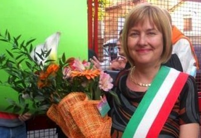 Tricolore listato a lutto, Orvieto ricorda Laura Prati