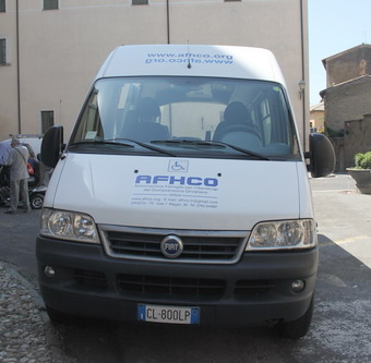 La Fondazione CRO consegna un automezzo a sostegno dell'Associazione A.F.H.C.O.