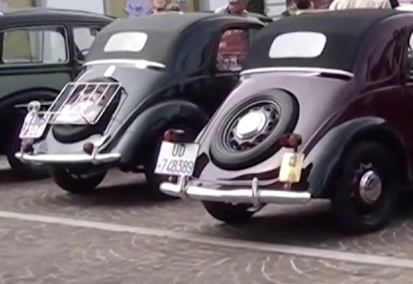 Il Raduno delle Topolino fa tappa in Piazza Duomo