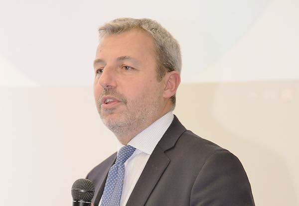 "Adottare le iniziative necessarie per riformare il sistema fiscale dei prodotti del tabacco"