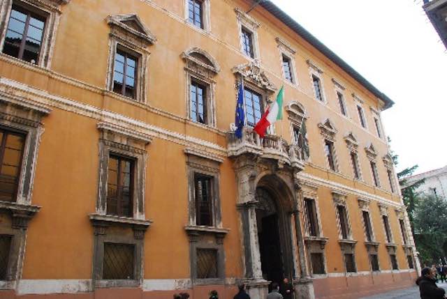 A Perugia e Terni, le sedi legali di Ausl 1 e 2