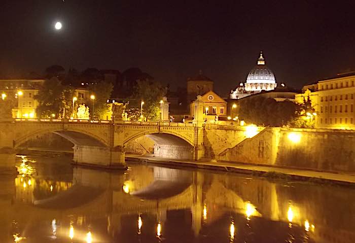 Tour notturno di Roma, aspettando l'alba al Gianicolo con la Polisportiva Castel Viscardo